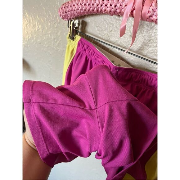 Under Armour Multicolored Shorts Woman’s Size Medium - Picture 9 of 11